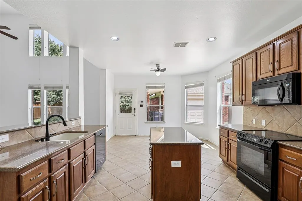 604 Maple Leaf Lane