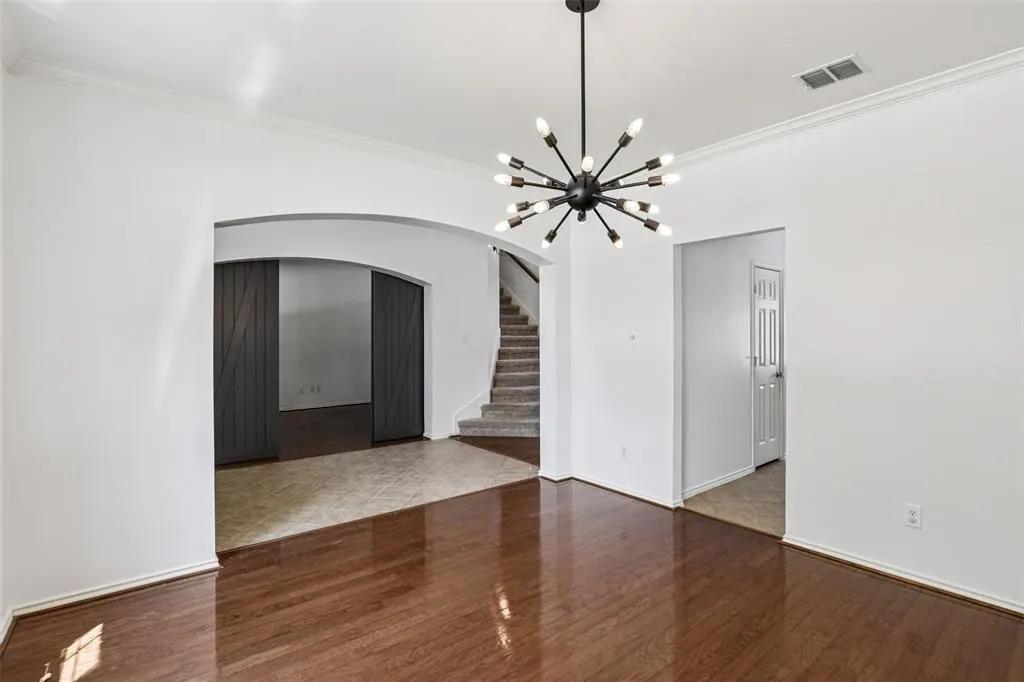 604 Maple Leaf Lane