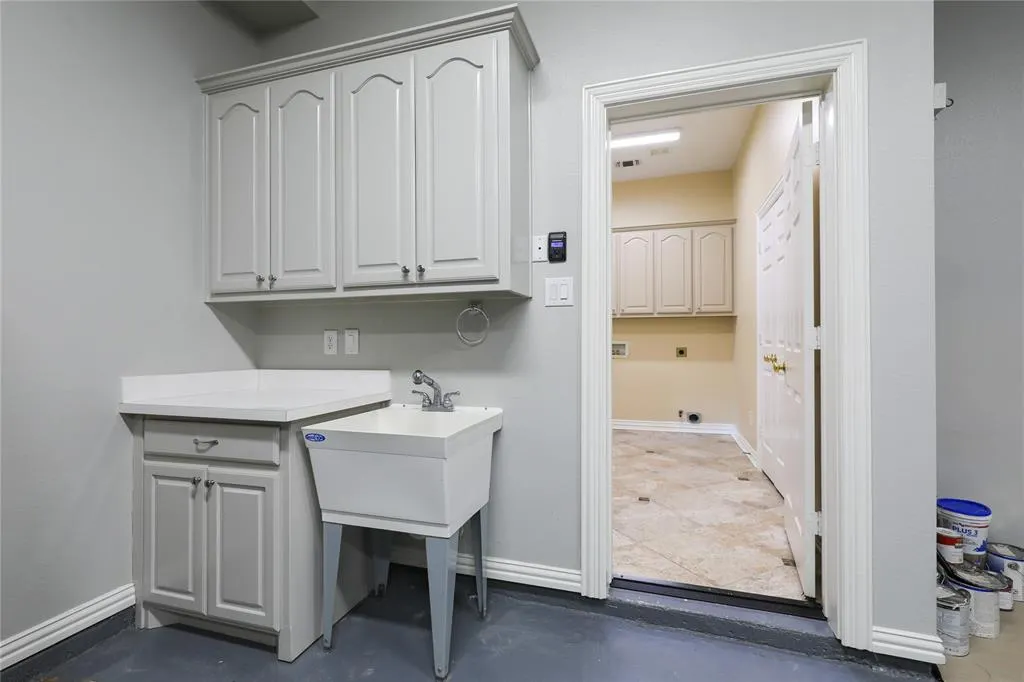 1412 Salado Drive