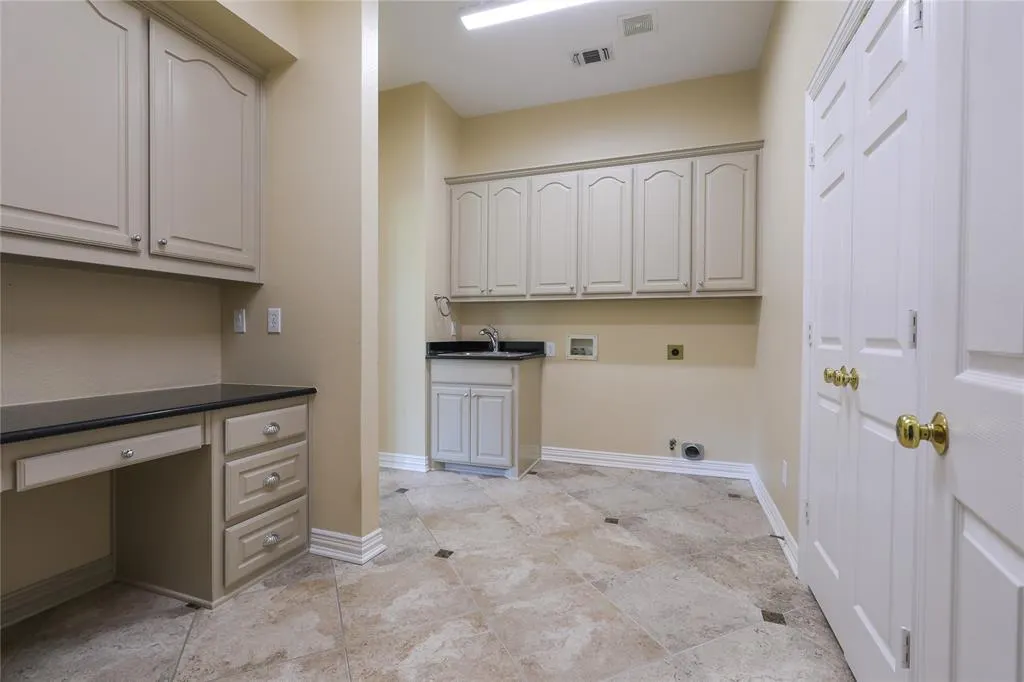 1412 Salado Drive
