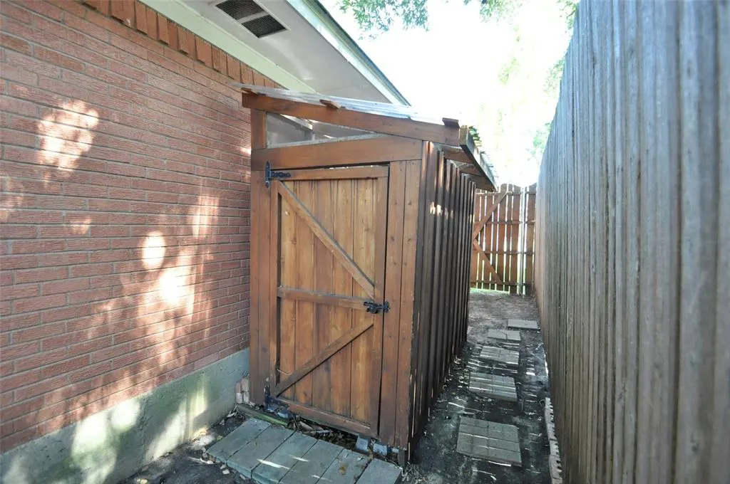 704 Ridgedale Drive
