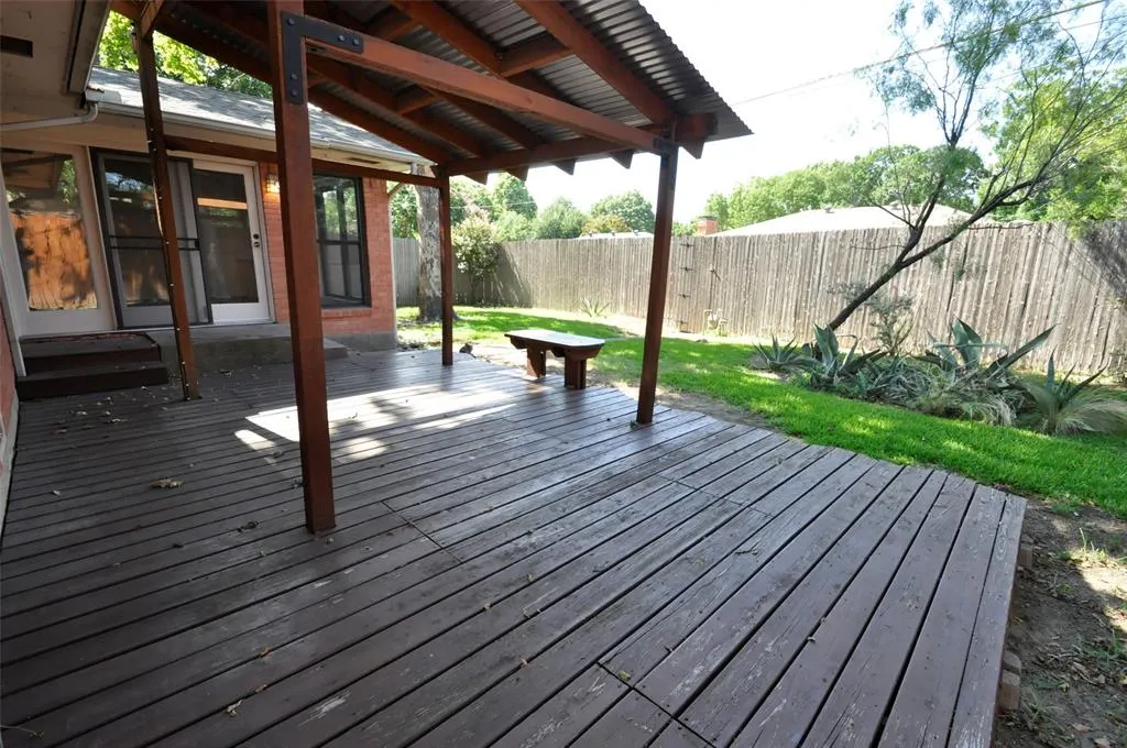 704 Ridgedale Drive