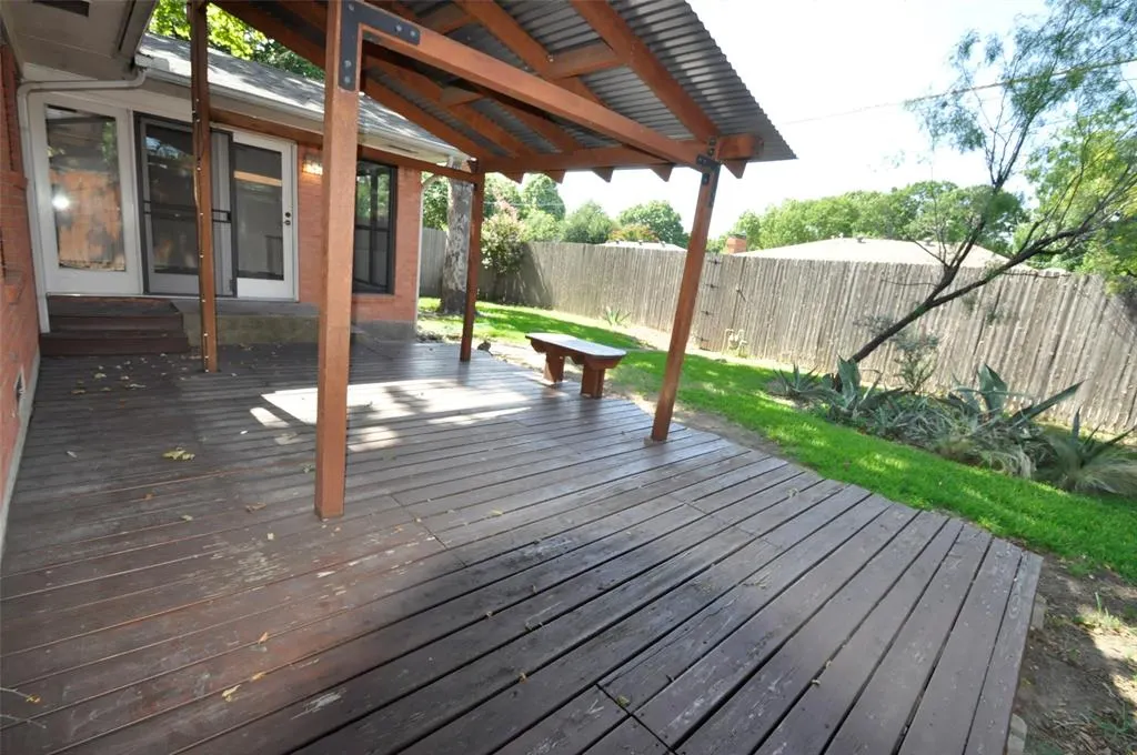 704 Ridgedale Drive
