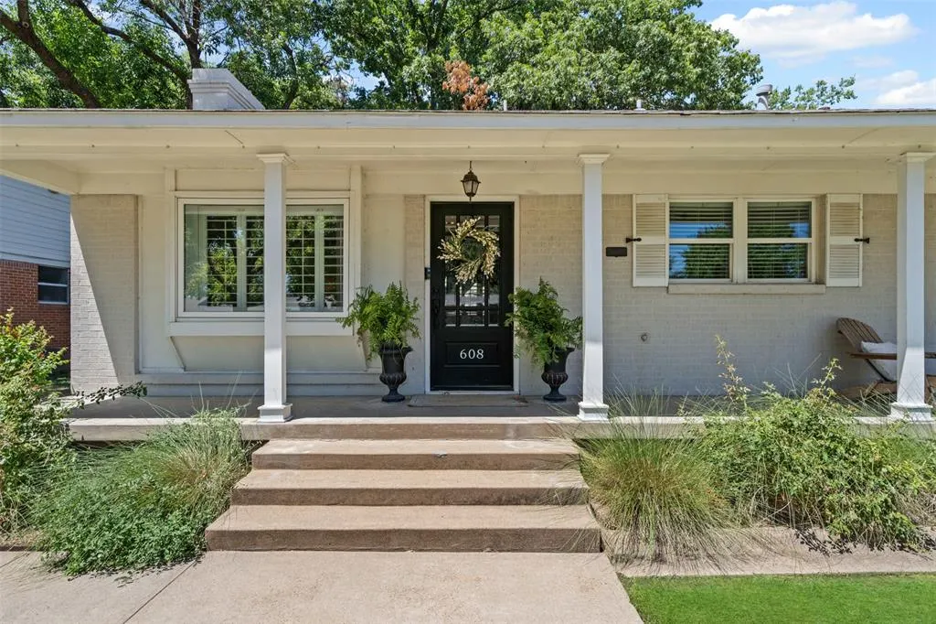 608 Westwood Drive