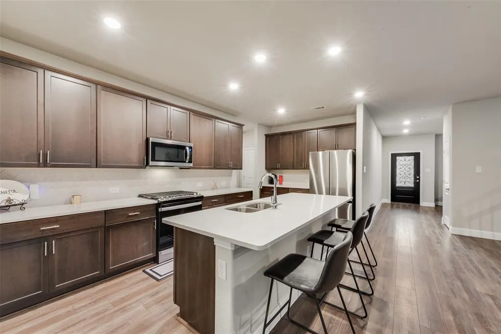 1611 Ironwood Way