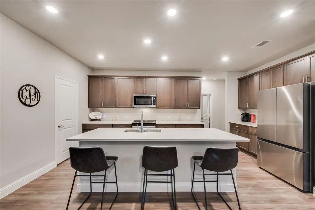 1611 Ironwood Way