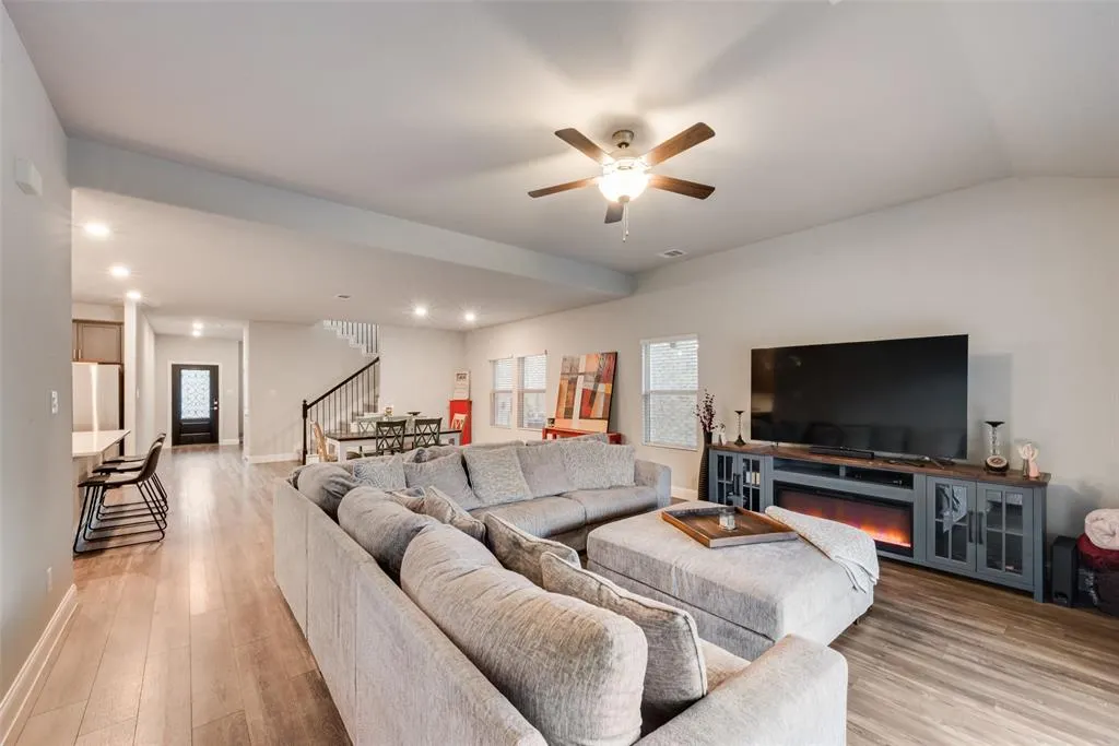 1611 Ironwood Way