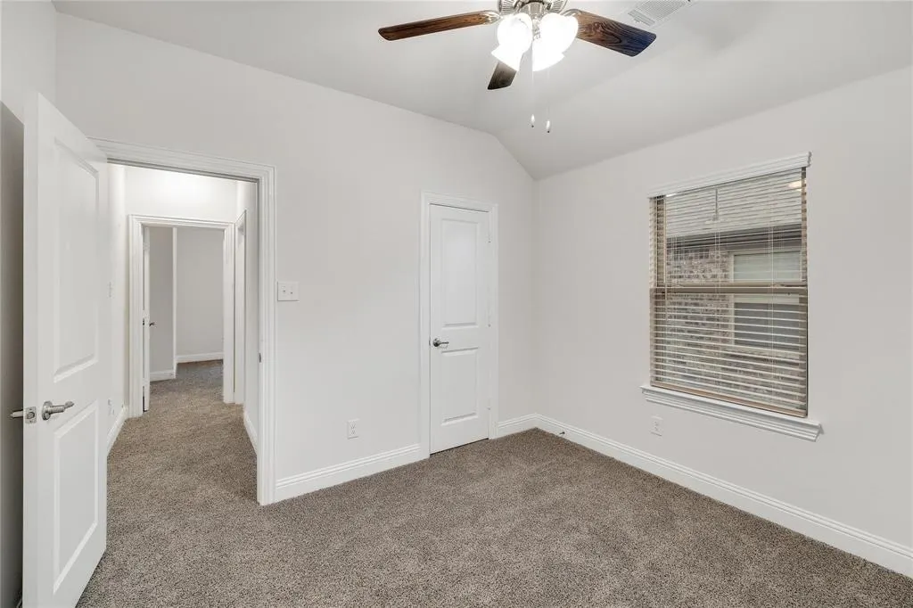 1212 Sagefield Way