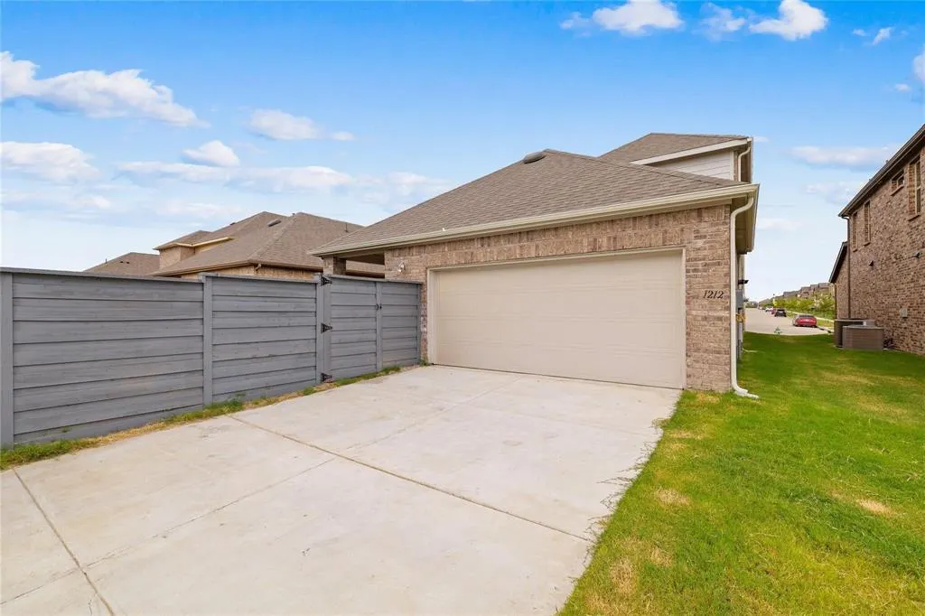 1212 Sagefield Way