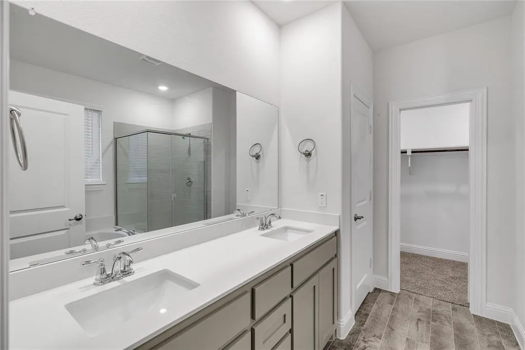 1212 Sagefield Way
