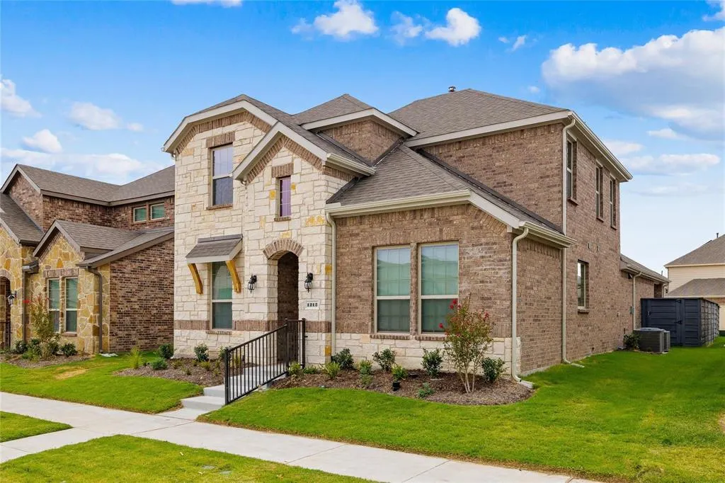 1212 Sagefield Way