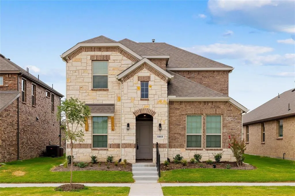 1212 Sagefield Way