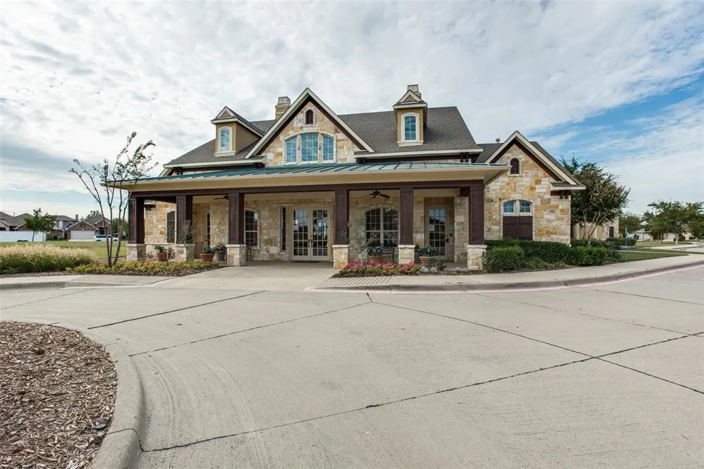 1021 Holcombe Drive