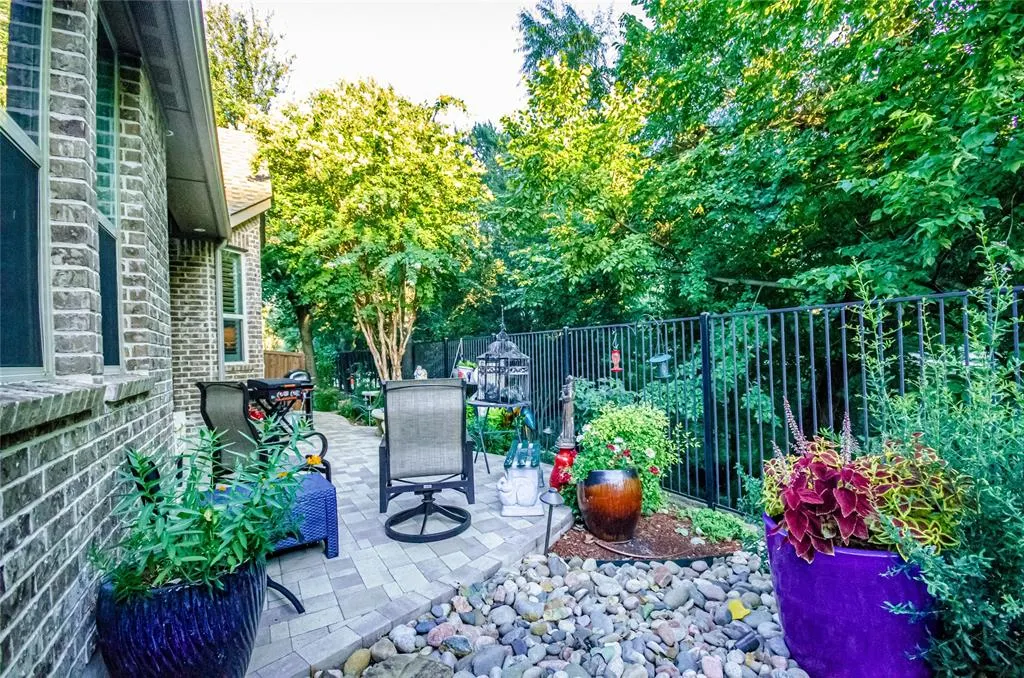 1863 Audubon Pond Way