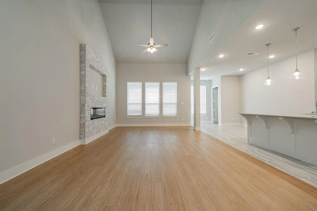 1810 Rhea Court