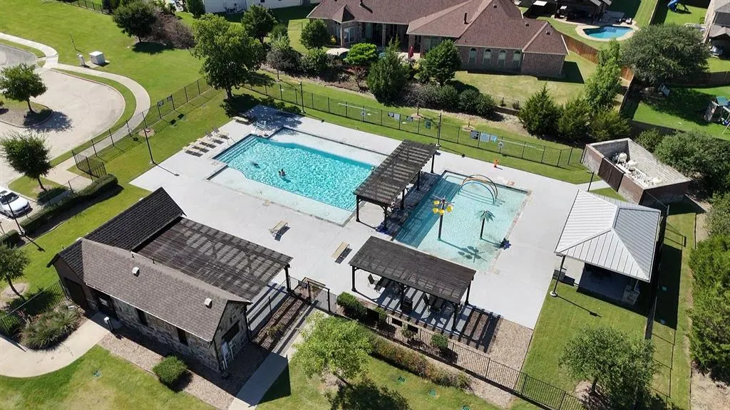 621 Sunbury Lane