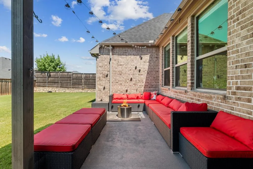 621 Sunbury Lane