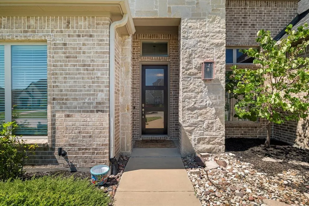 621 Sunbury Lane