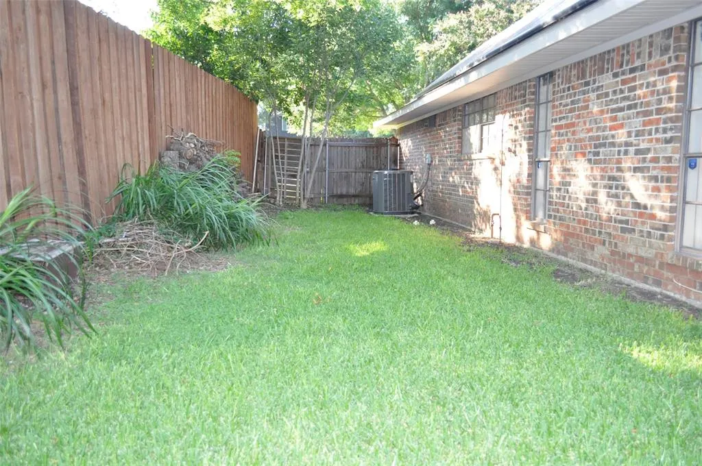 1700 Knob Hill Drive