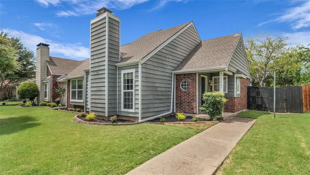 1407 Broadmoor Drive