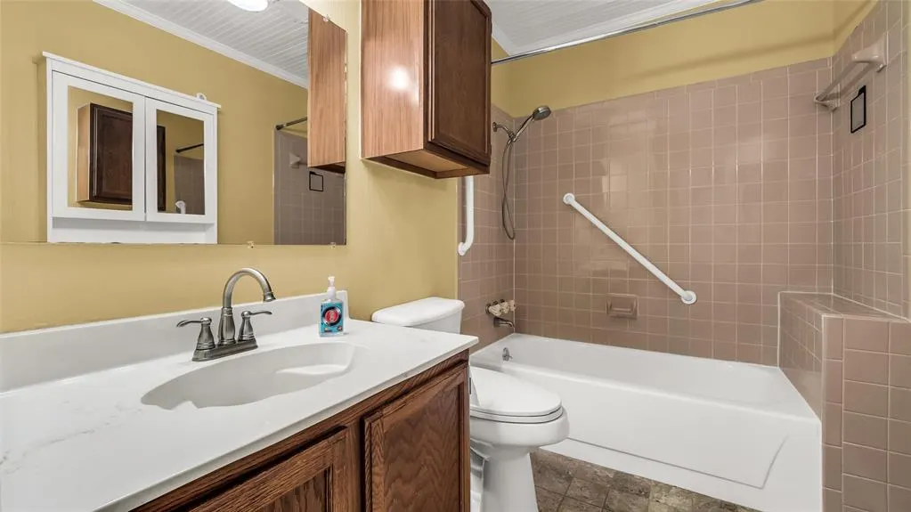 1407 Broadmoor Drive