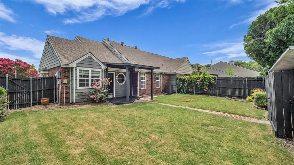 1407 Broadmoor Drive