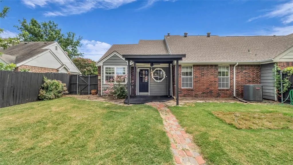 1407 Broadmoor Drive