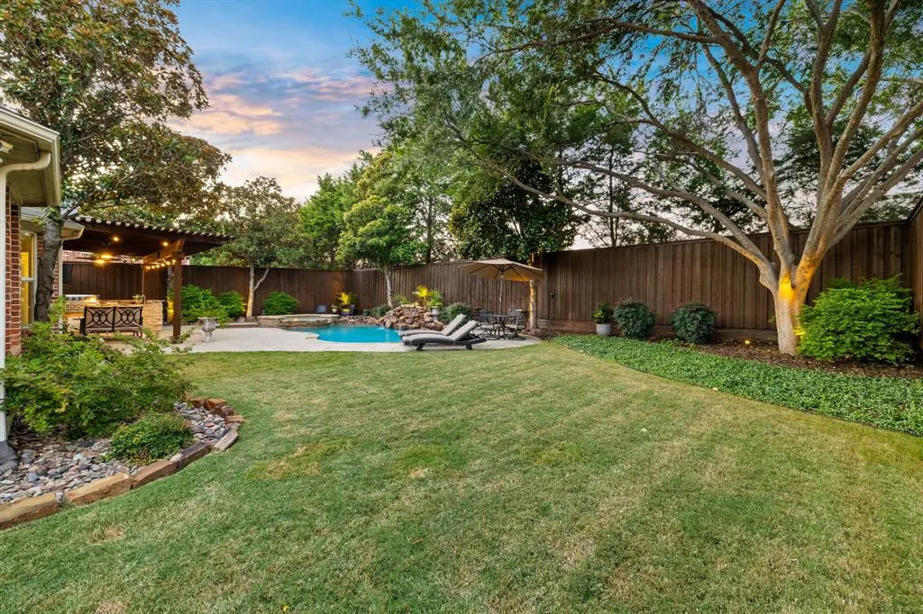 9338 Fairmont Drive