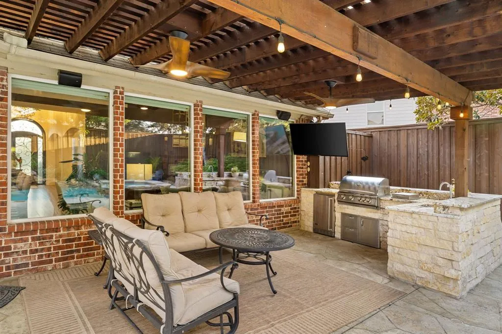 9338 Fairmont Drive