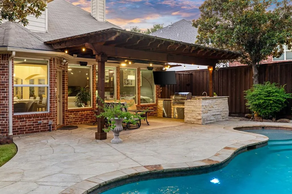 9338 Fairmont Drive