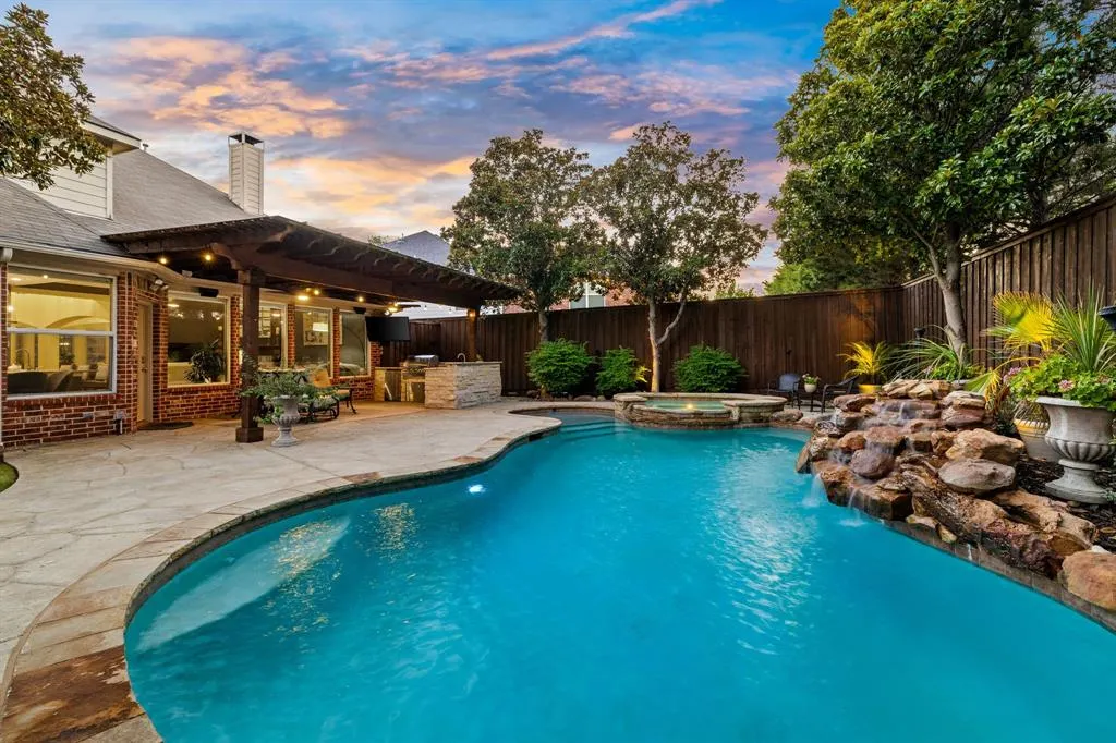 9338 Fairmont Drive