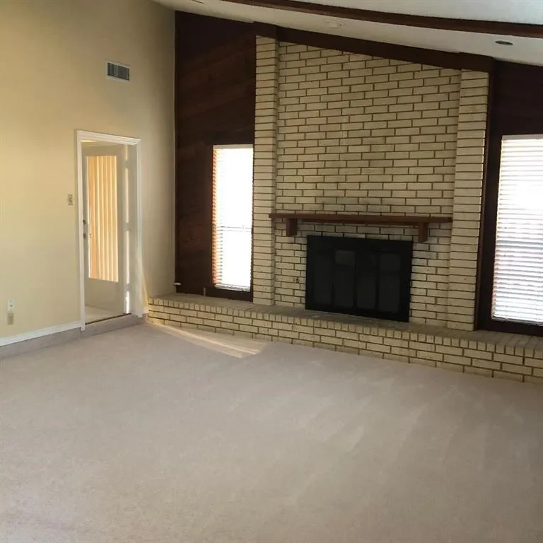 222 Syracuse Place