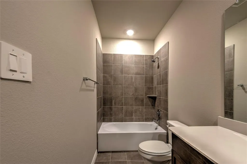 1109 Birchwood Lane