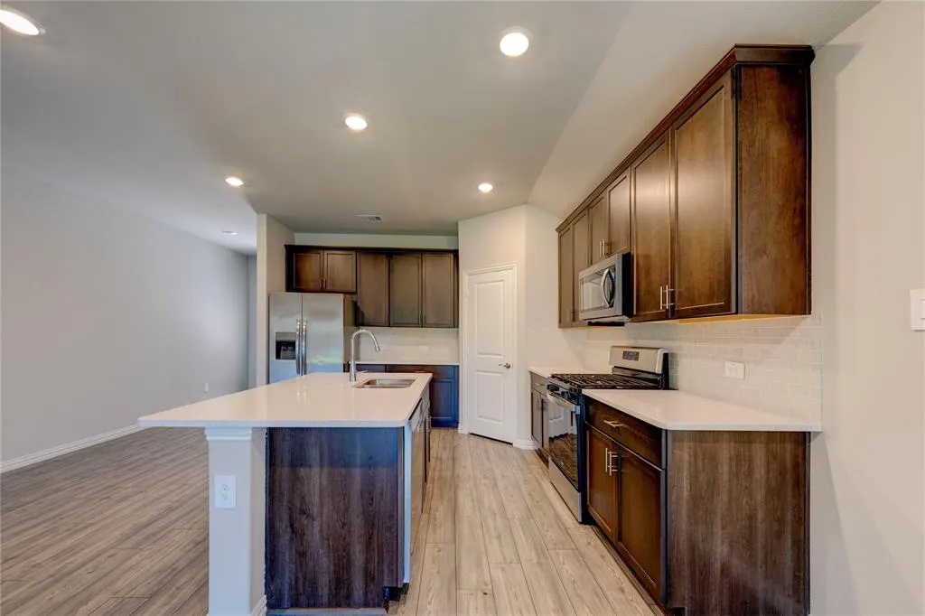 1109 Birchwood Lane