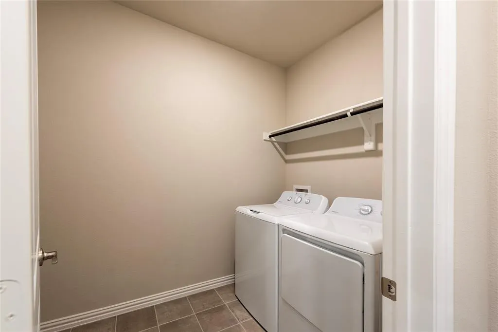 1109 Birchwood Lane