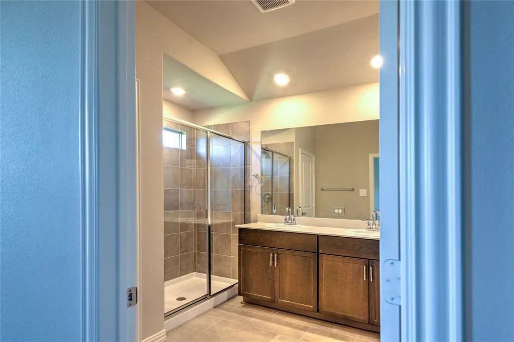 1109 Birchwood Lane