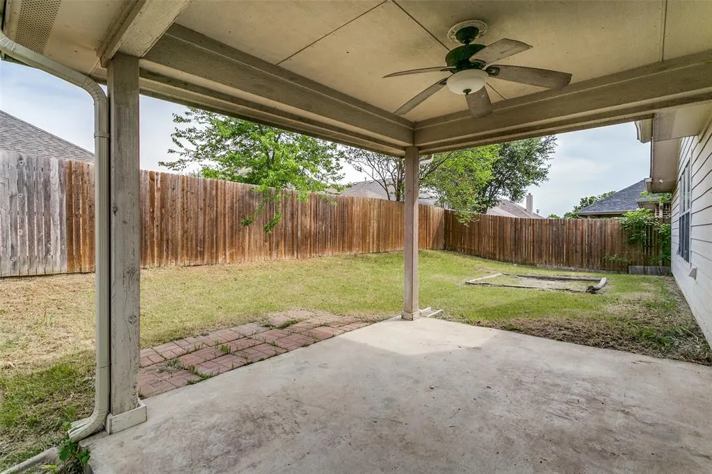 815 Creekside Drive