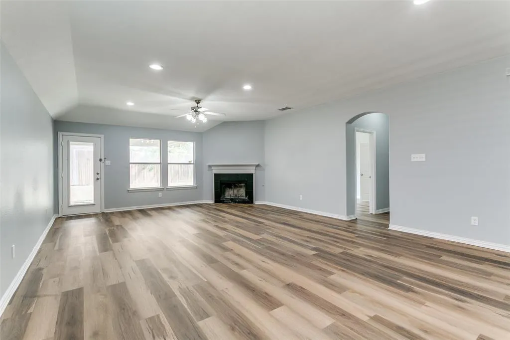 815 Creekside Drive