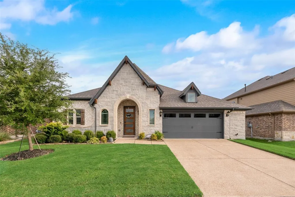 3516 Red Deer Lane