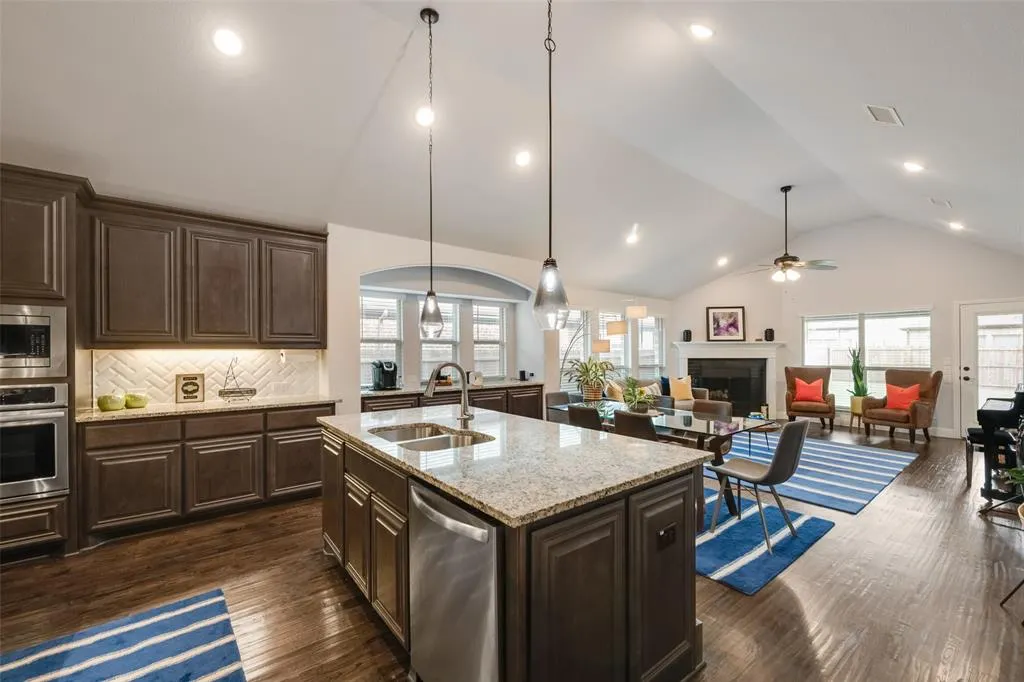 3516 Red Deer Lane