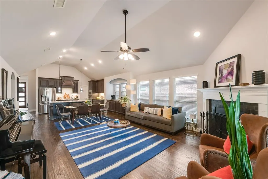 3516 Red Deer Lane