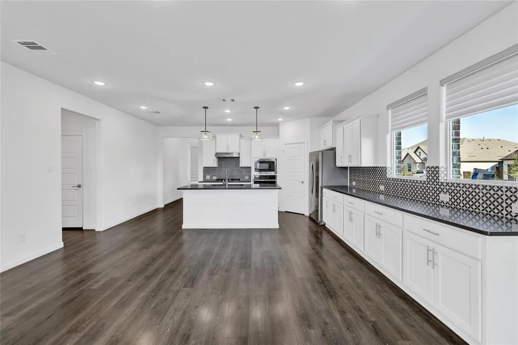 3904 Starlight Creek Drive