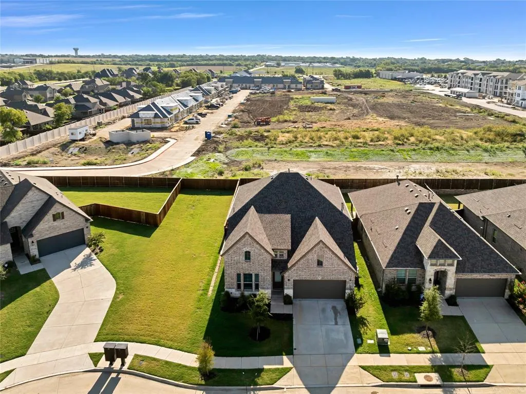 3904 Starlight Creek Drive