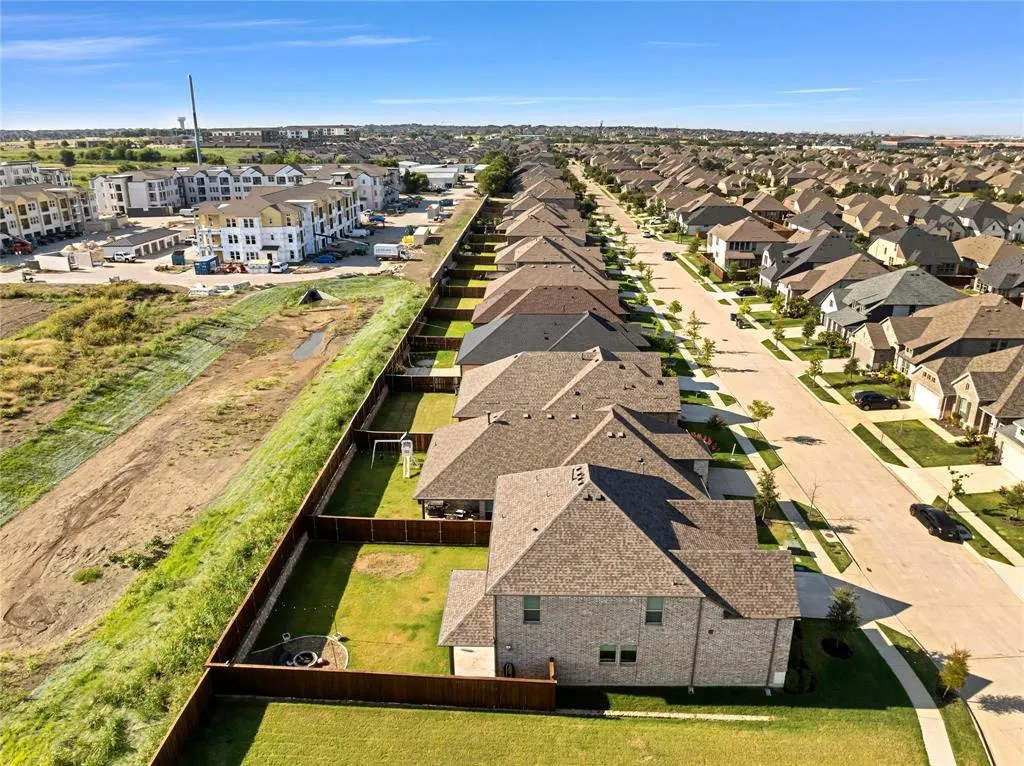3904 Starlight Creek Drive