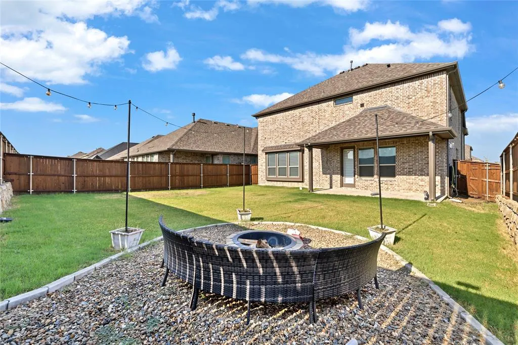 3904 Starlight Creek Drive