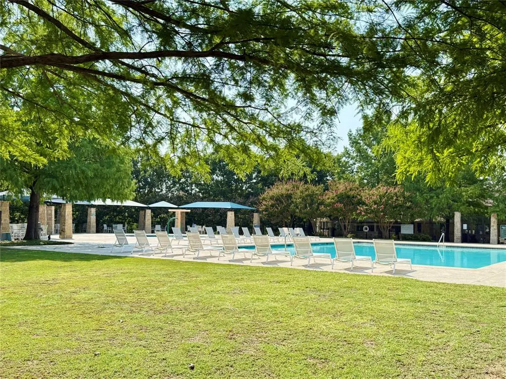 1405 Hawk Valley Drive