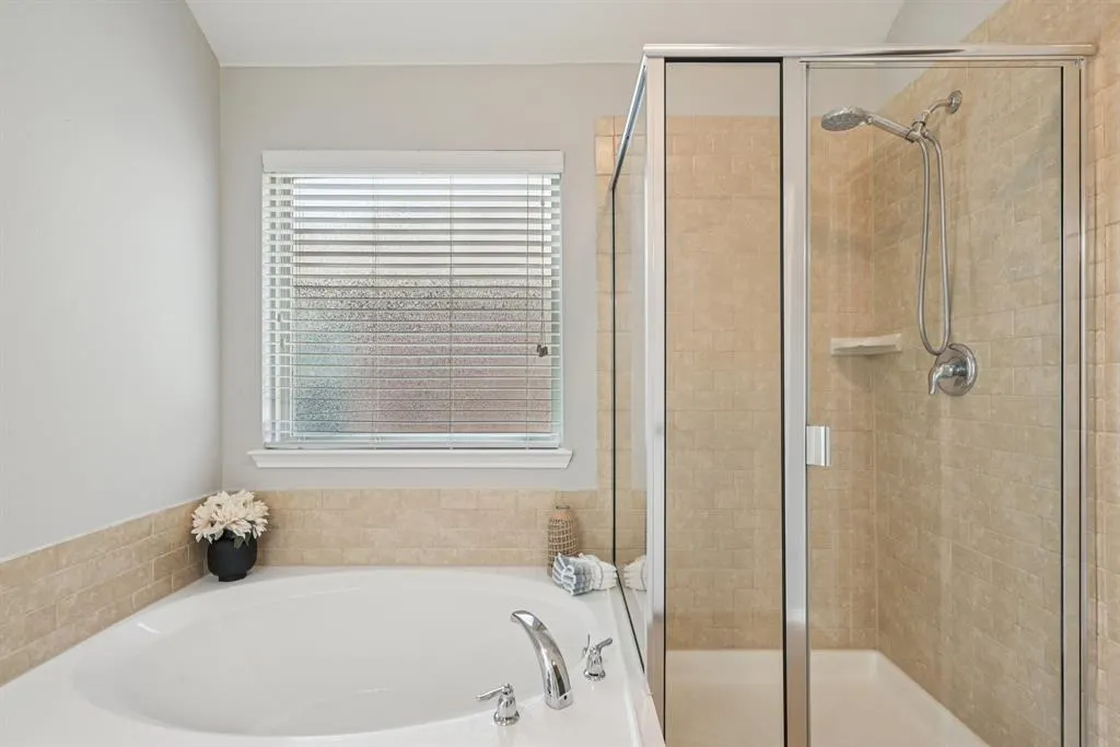 1405 Hawk Valley Drive