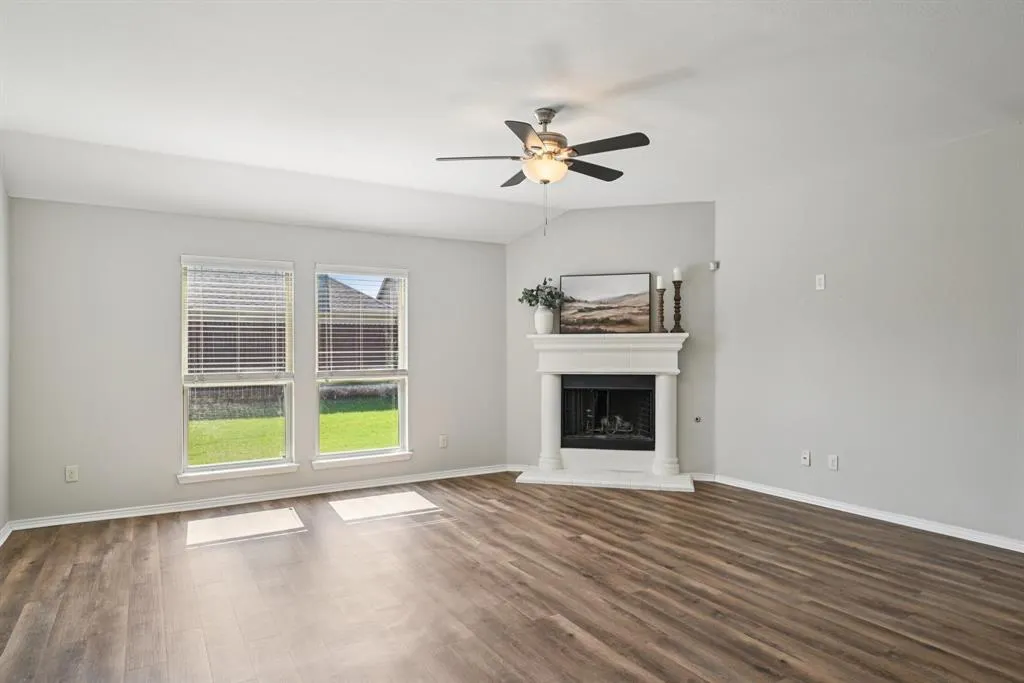 1405 Hawk Valley Drive