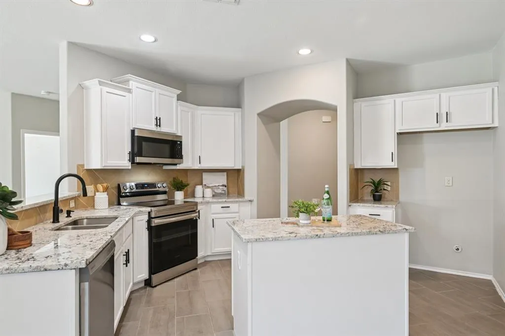 1405 Hawk Valley Drive