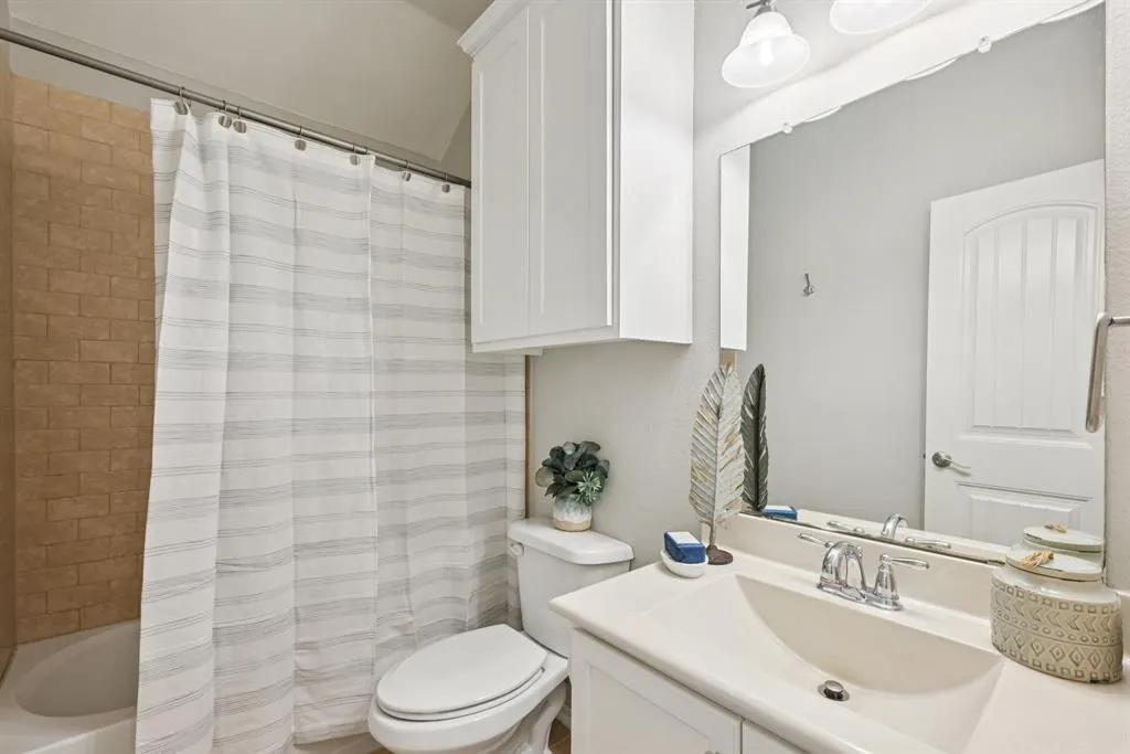 1405 Hawk Valley Drive